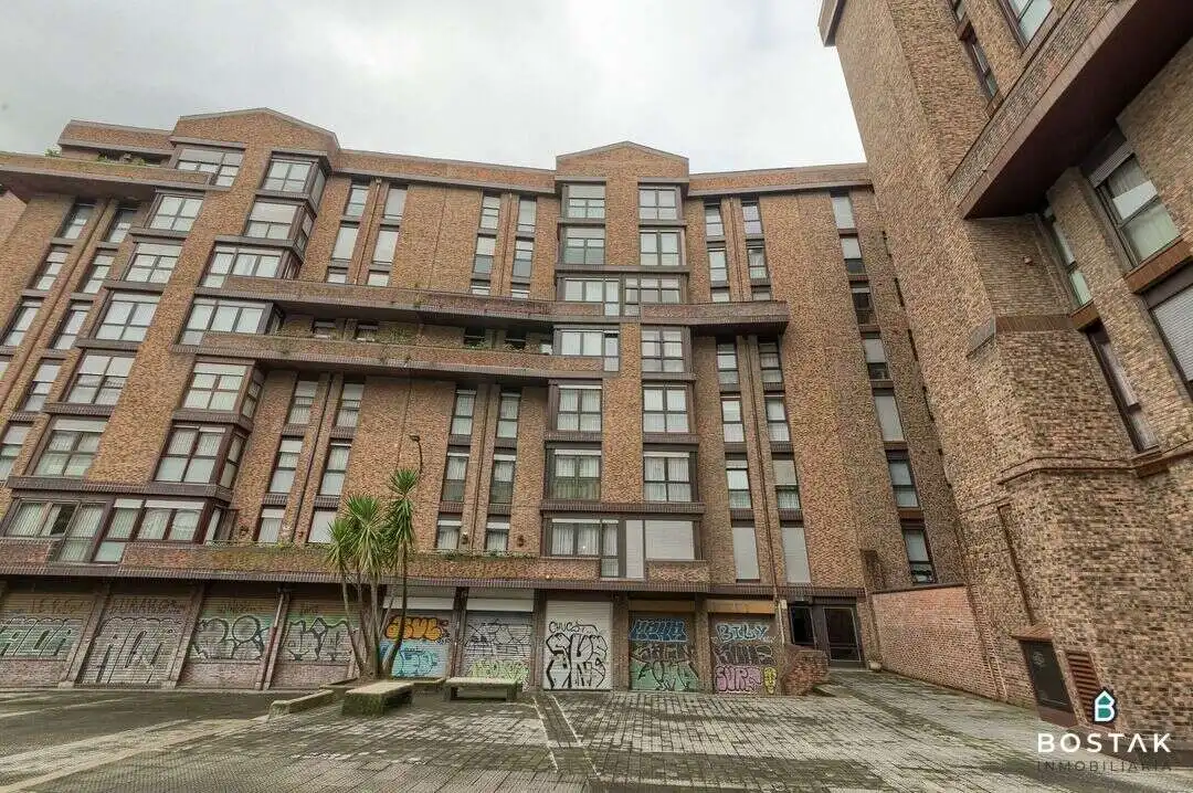 Vista exterior de Piso en venta en Bilbao  con Calefacción, Trastero y Amueblado