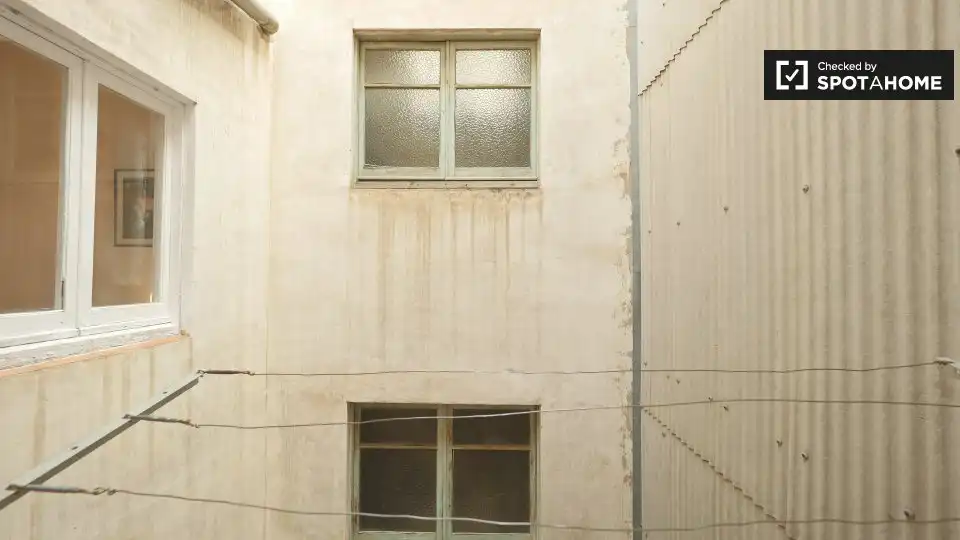 Außenansicht von Wohnungen zur untervermieten in Barcelona mit Klimaanlage, Heizung und Terrasse