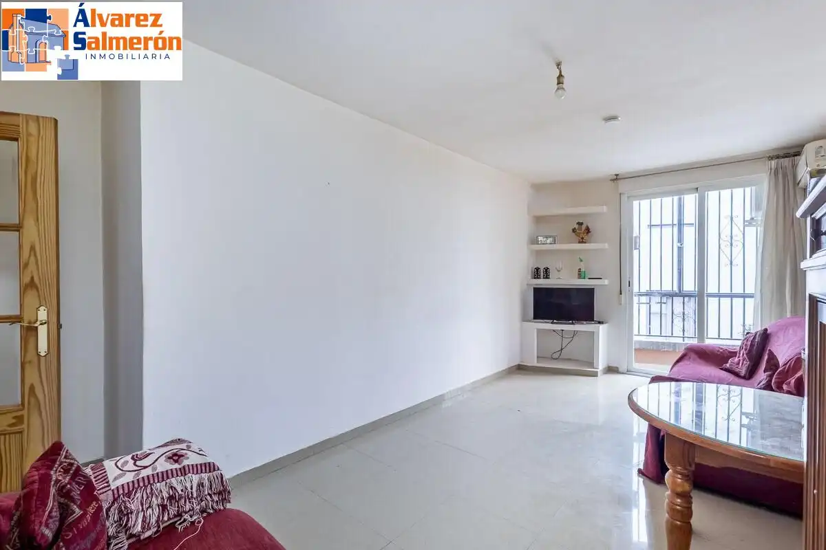 Wohnzimmer von Wohnung zum Verkauf in Granada mit Balkon