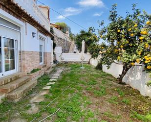 Vista exterior de Casa o xalet de lloguer en Almuñécar amb Aire condicionat, Jardí privat i Terrassa