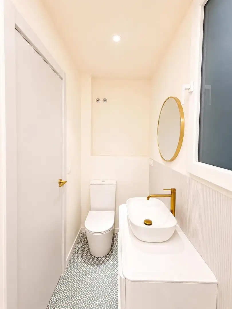 Bathroom of Flat for rent in Valencia  with Air Conditioner, Heating and Parquet flooring