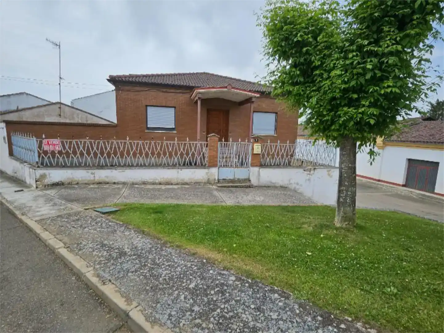 Vista exterior de Pis en venda en Herrera de Pisuerga amb Balcó