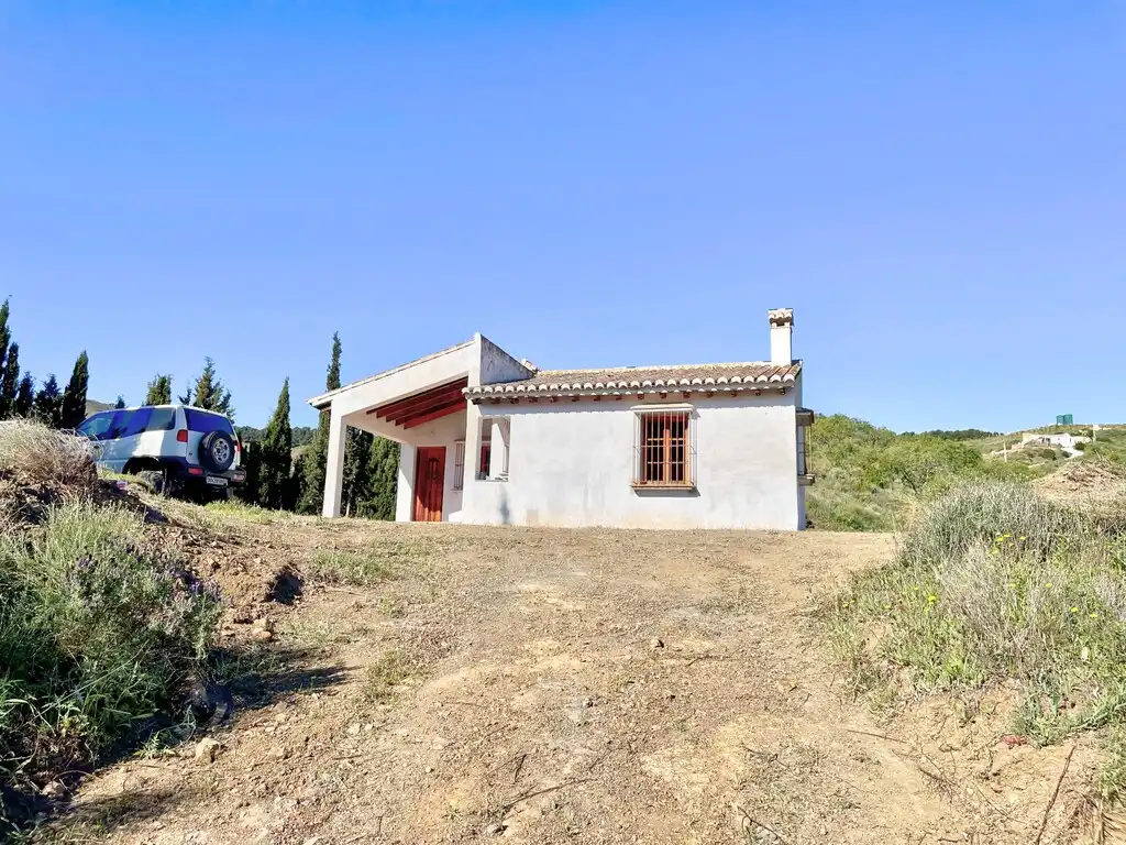 Casa rústica amb piscina en venda a El Borge, imagen 33