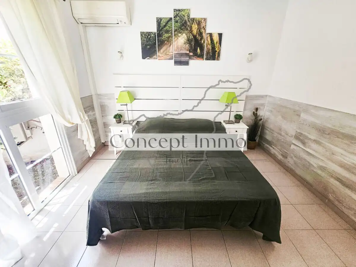 Habitación de Planta baja en venta en Adeje con Aire acondicionado, Terraza y Alarma