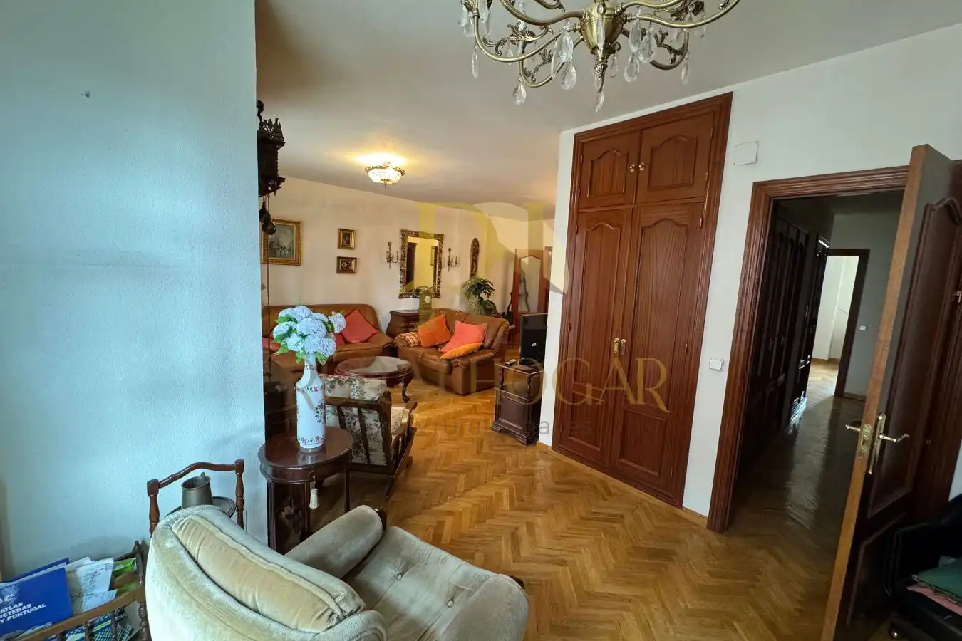 Sala d'estar de Pis en venda en León Capital  amb Terrassa, Traster i Moblat