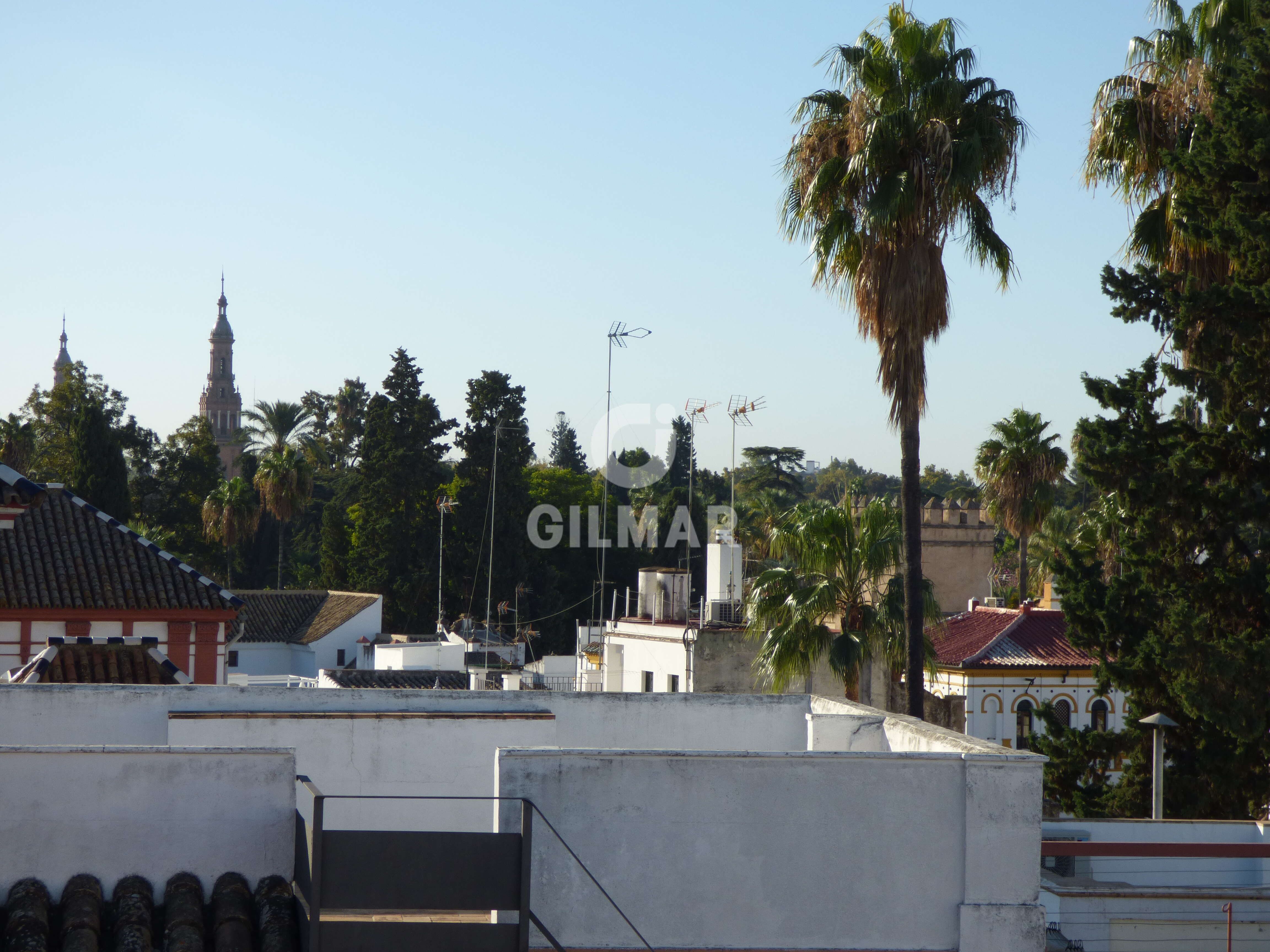 Vista exterior de Casa adosada en venda en  Sevilla Capital amb Calefacció