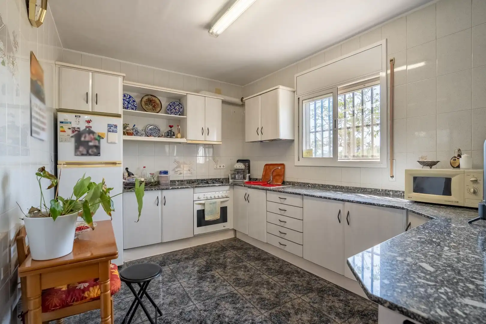 Cocina de Finca rústica en venta en Riudoms con Calefacción y Jardín privado