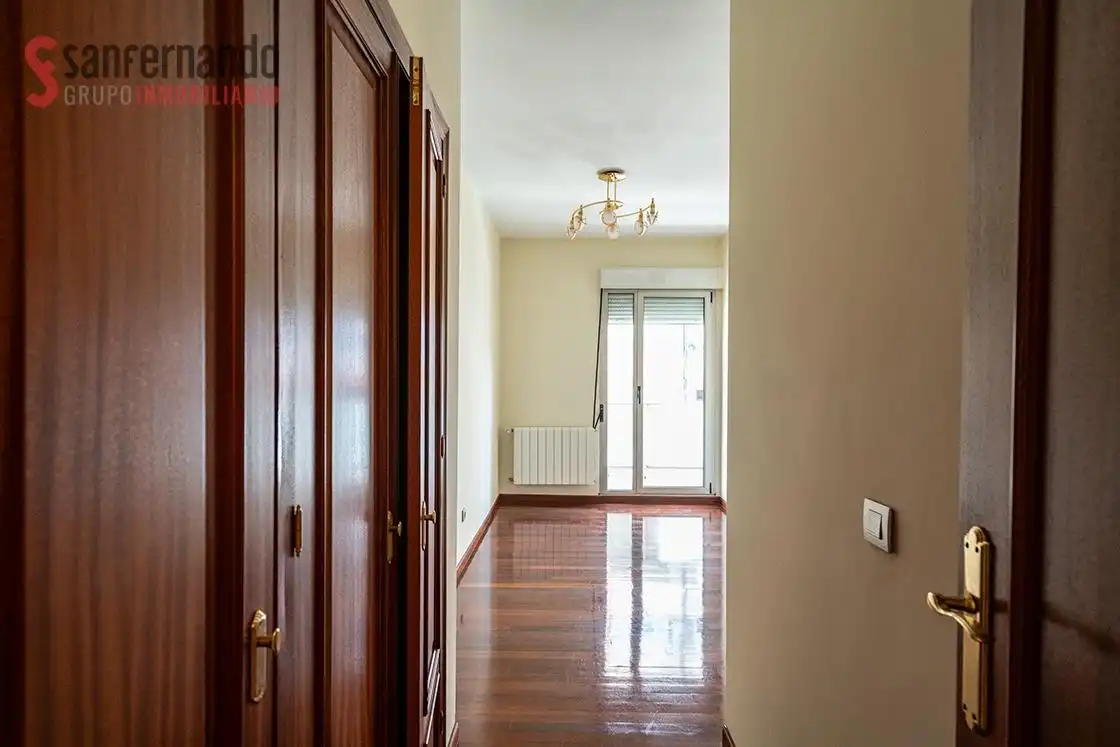 Piso en venta en Torrelavega  con Terraza y Balcón