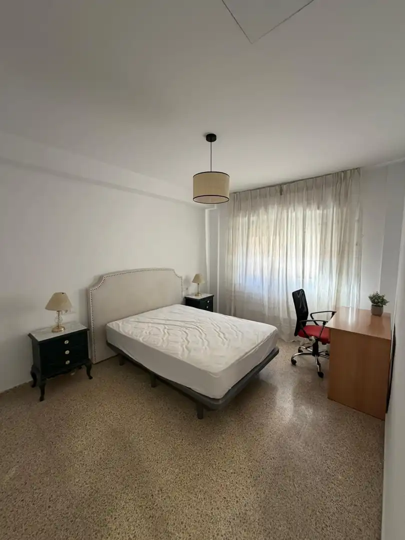 Schlafzimmer von Wohnung zur Miete in Centro