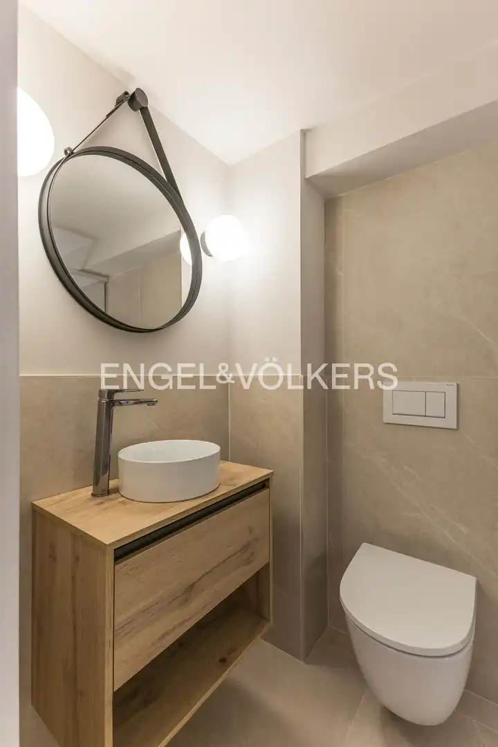 Bathroom of Apartments for rent in Madrid  with Air Conditioner and Heating