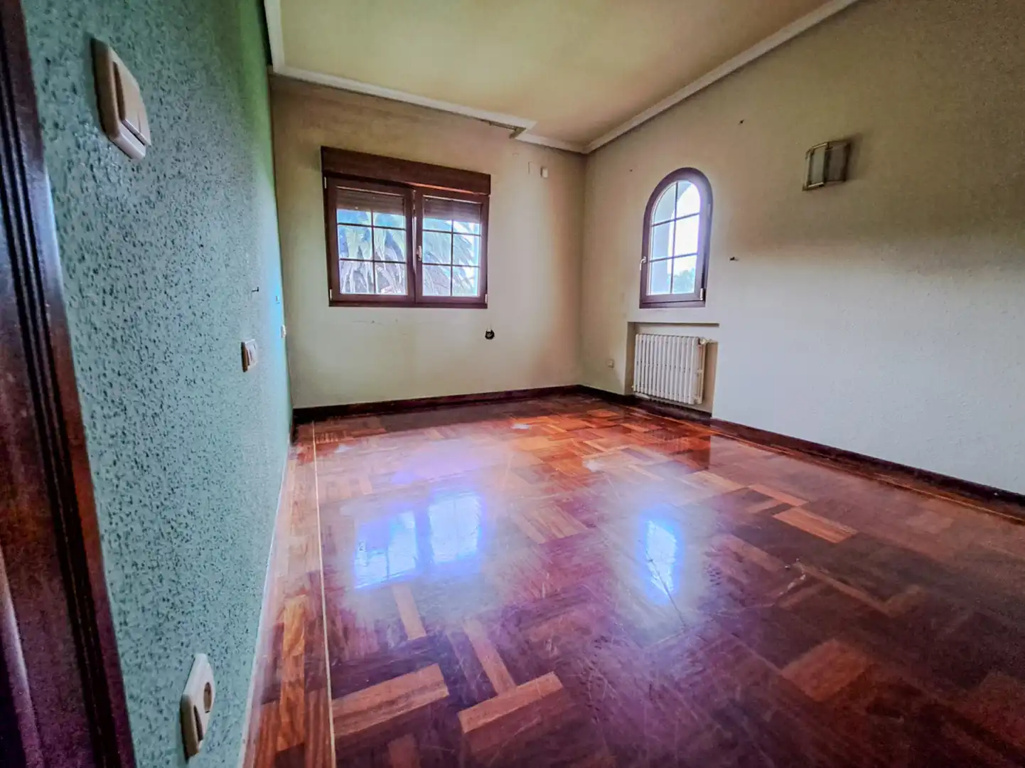 Living room of Houses for sale in Castrillón  with Heating, Private garden and Parquet flooring