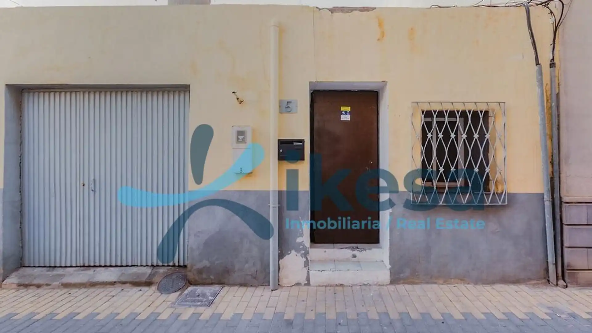 Exterior view of Houses for sale in  Almería Capital