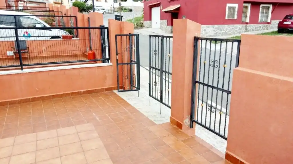 Vista exterior de Casa adosada en venta en Toràs con Terraza, Trastero y Horno