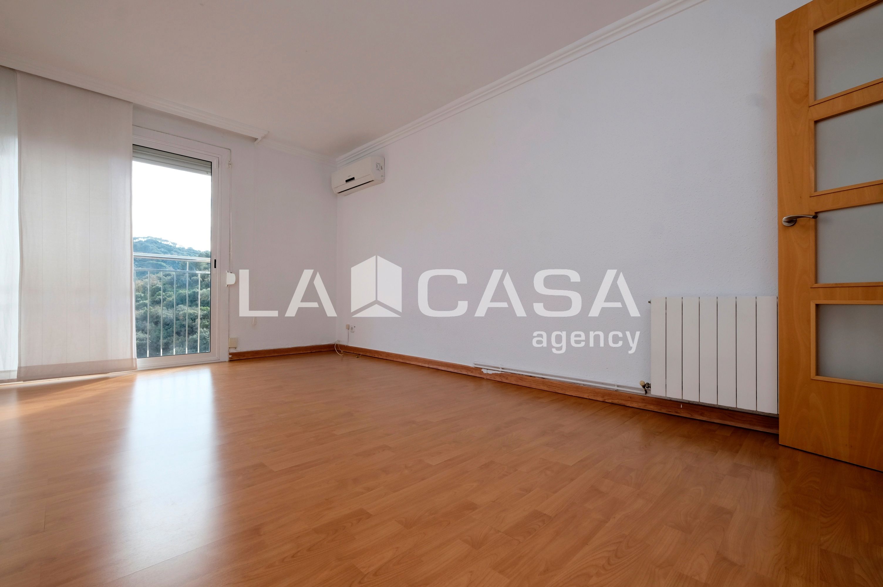 Flat for sale in  Barcelona Capital  with Heating