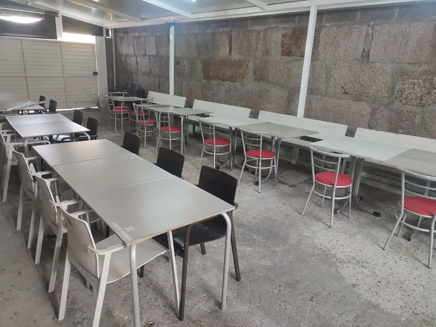 Local de alquiler en Vigo  con Terraza y Amueblado