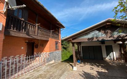 Exterior view of House or chalet for sale in Llanes  with Terrace and Balcony