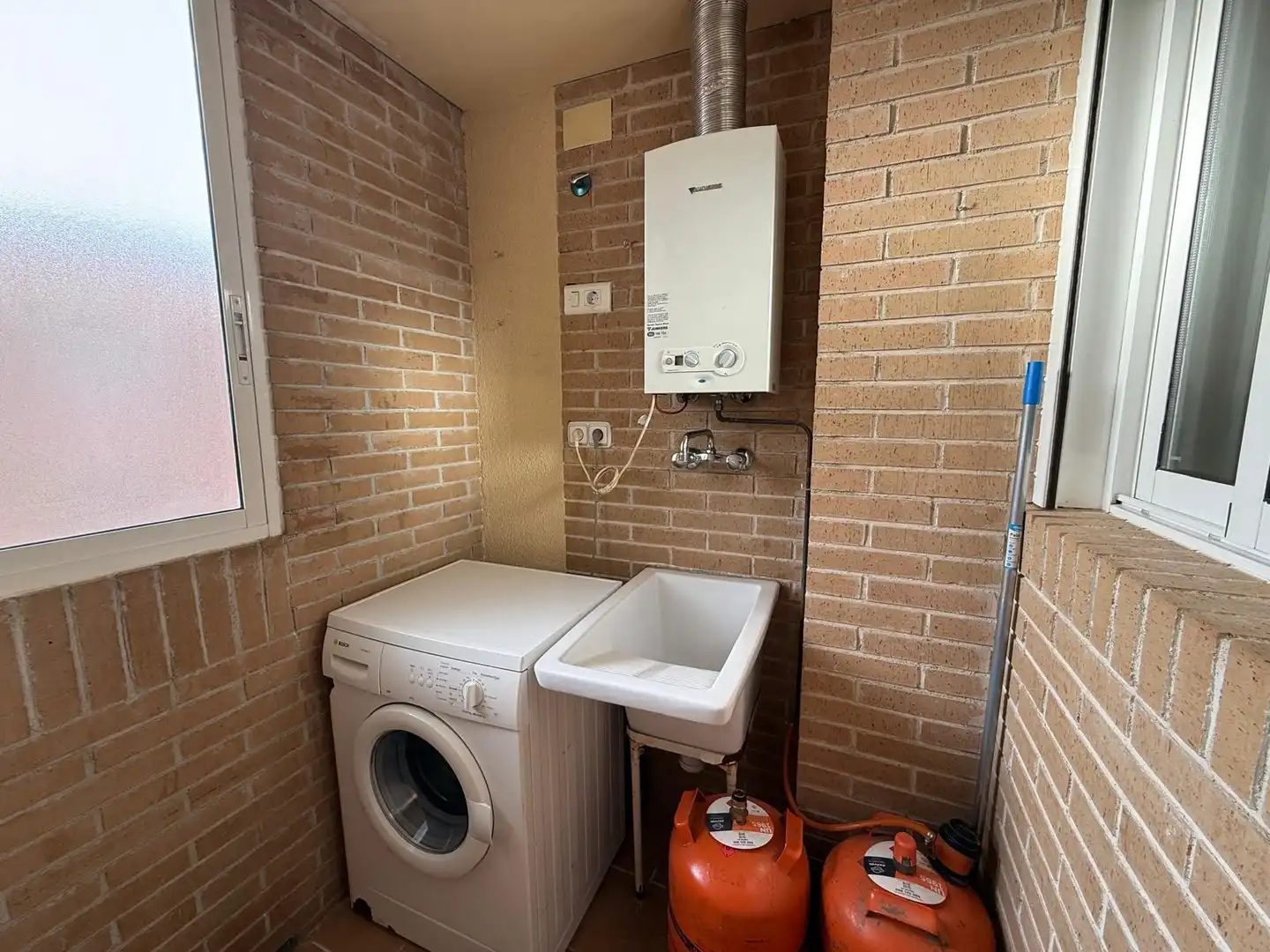 Bathroom of Flat for rent in Elche / Elx  with Furnished