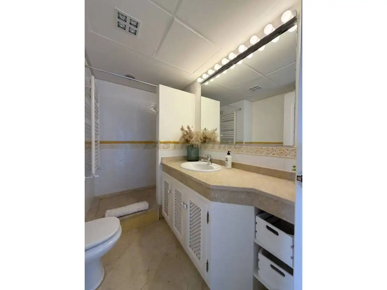 Bathroom of Detached homes for rent in La Alcaidesa  with Air Conditioner, Terrace and Furnished