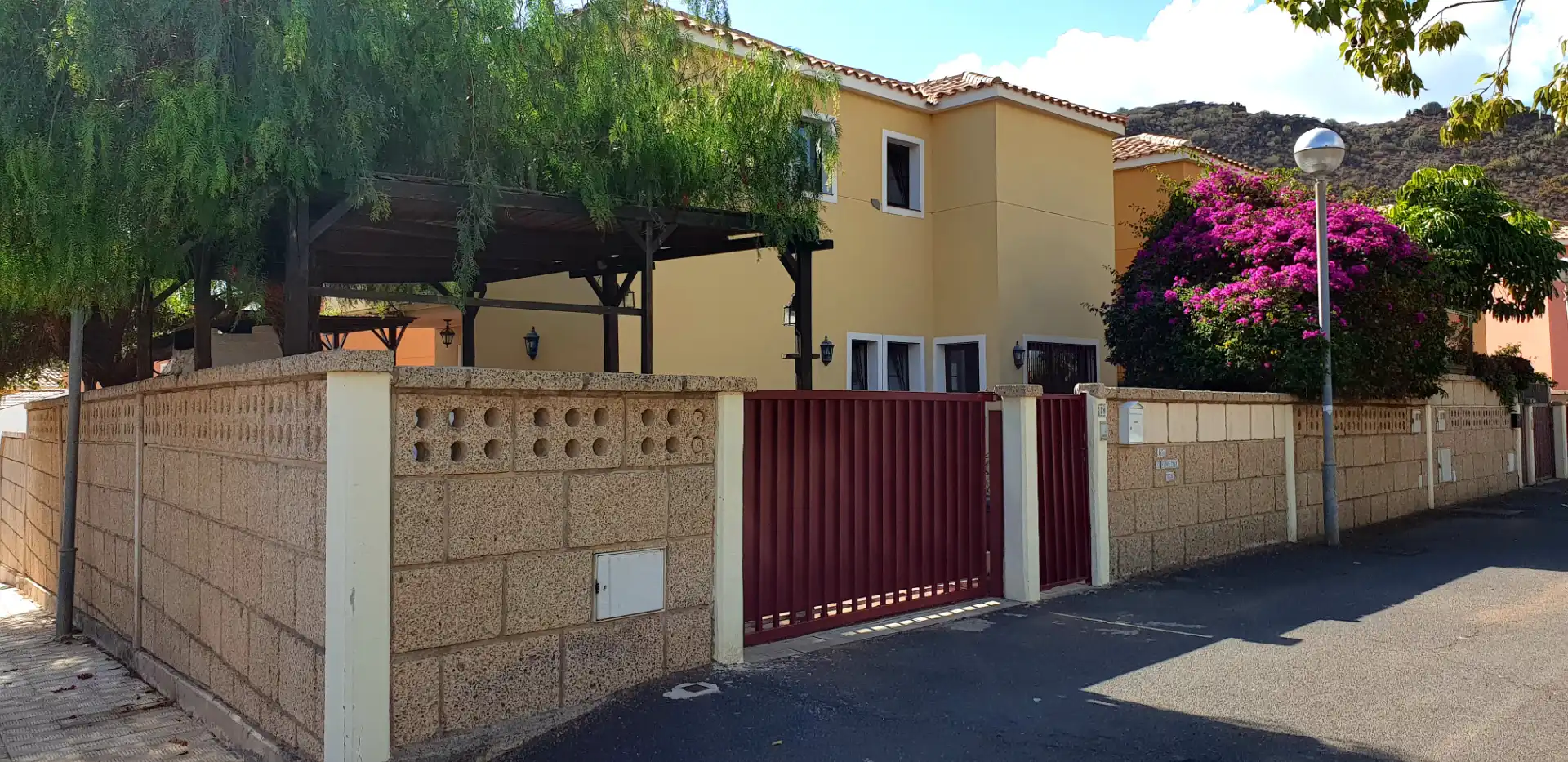 Vista exterior de Casa o chalet en venta en Arona con Jardín privado, Terraza y Trastero