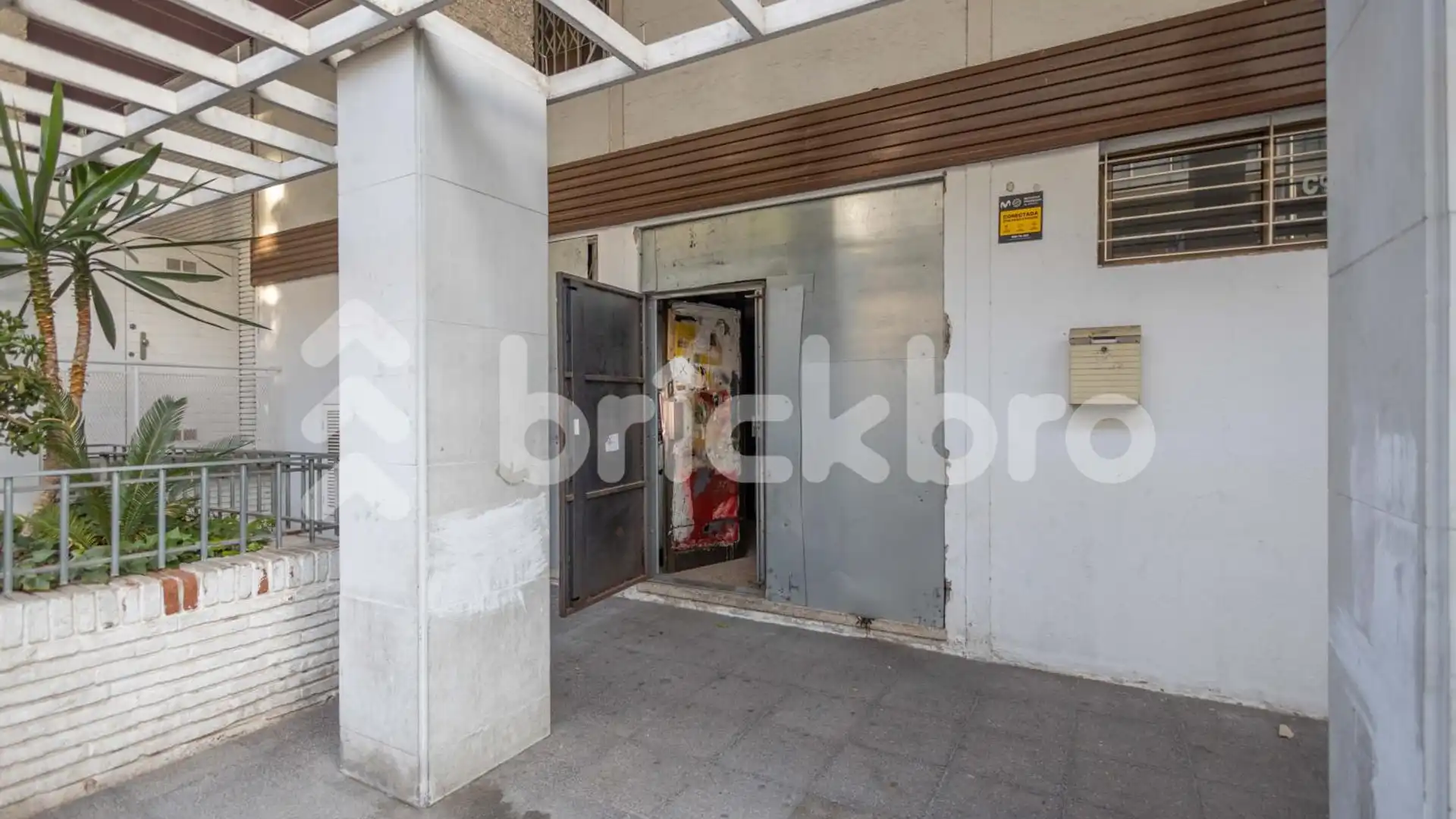 Vista exterior de Local en venta en  Barcelona Capital