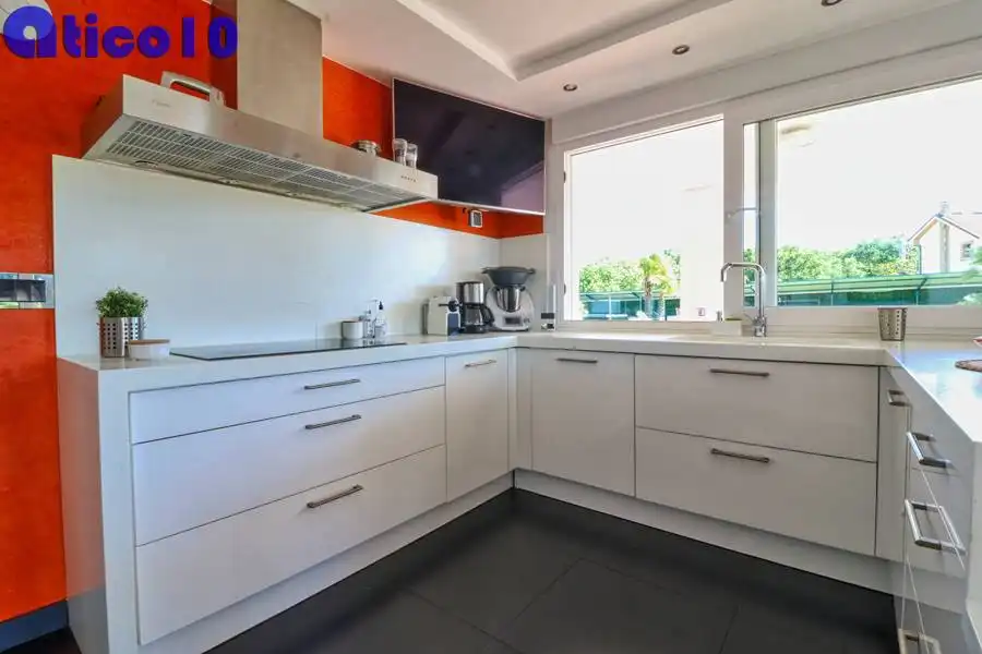 Cocina de Casa o chalet en venta en Gijón  con Calefacción, Jardín privado y Parquet