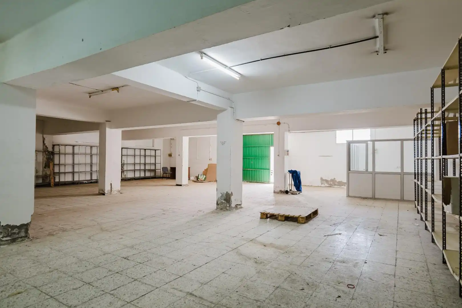 Business premises for sale in Avenida AVENIDA DE CARLOS V 32, imagen 37