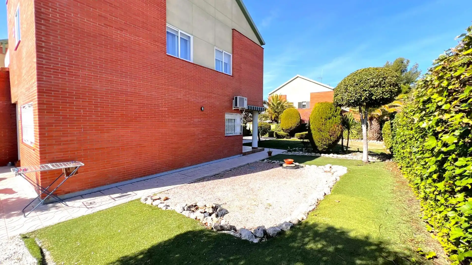 Jardí de Casa adosada en venda en Rivas-Vaciamadrid amb Aire condicionat, Calefacció i Jardí privat