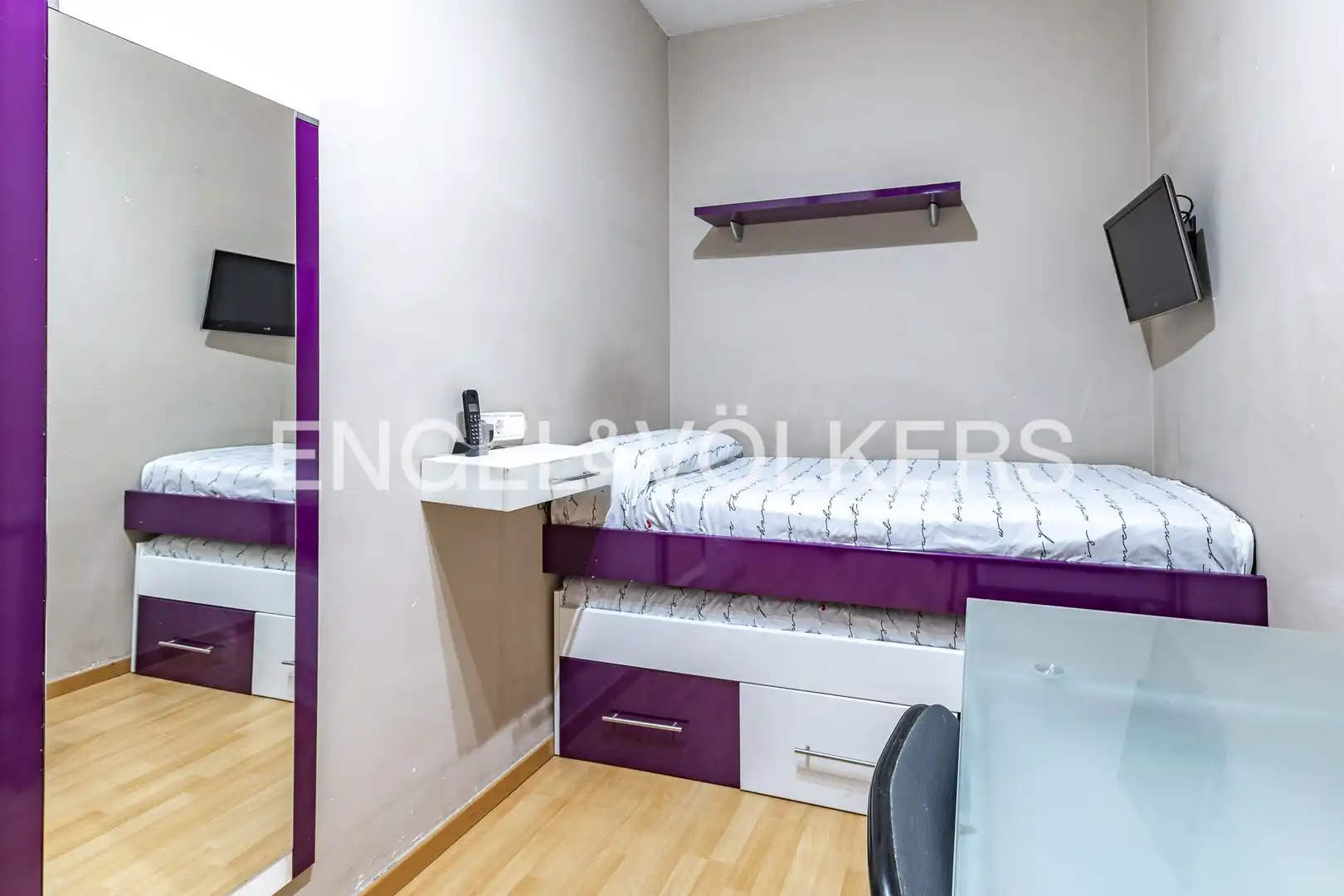 Schlafzimmer von Wohnung zum Verkauf in Barcelona mit Klimaanlage, Heizung und Privatgarten