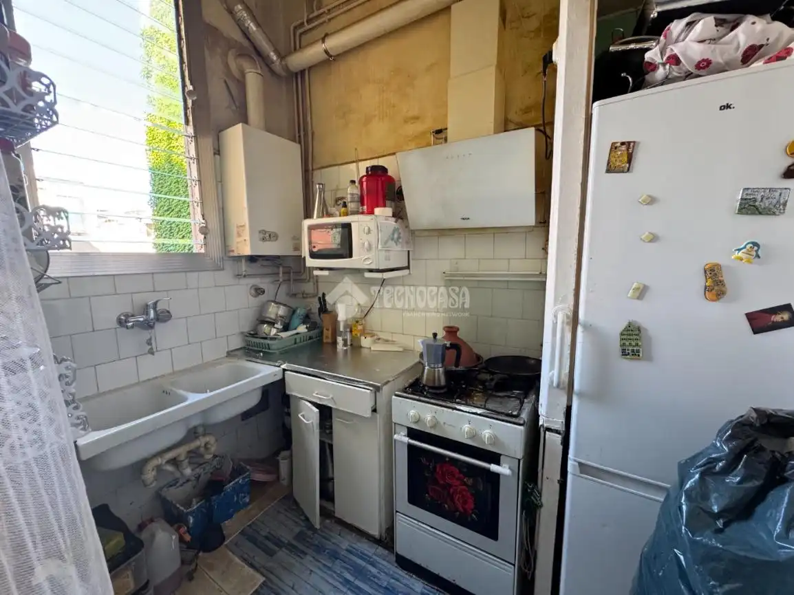 Küche von Wohnung zum Verkauf in Barcelona mit Abstellraum und Balkon