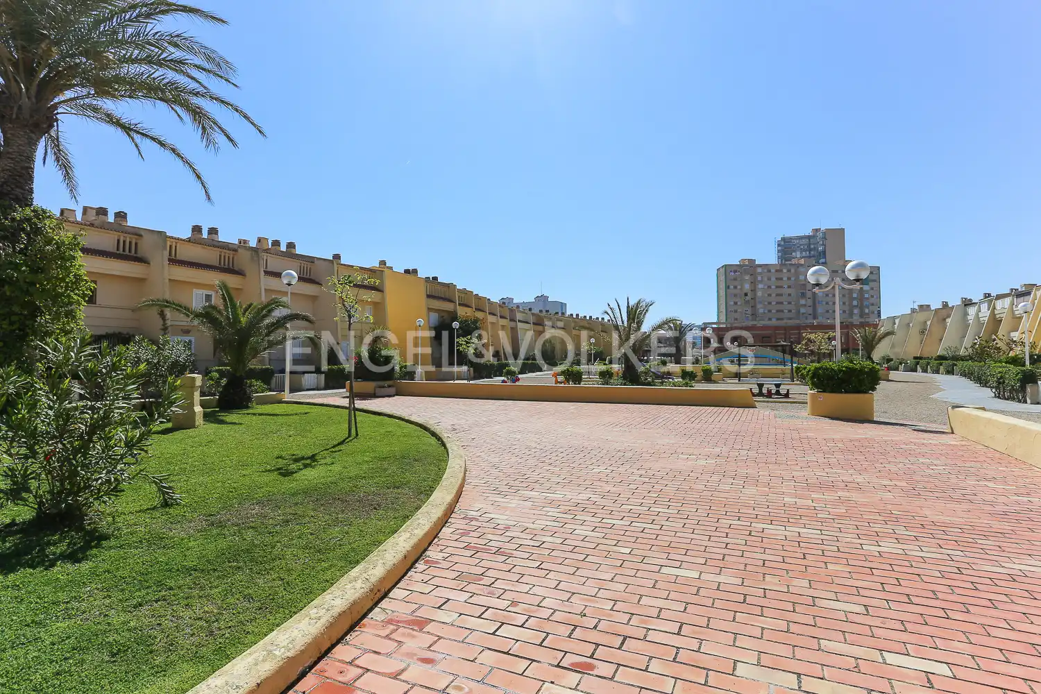 Exterior view of Houses for rent in Valencia  with Heating, Private garden and Terrace