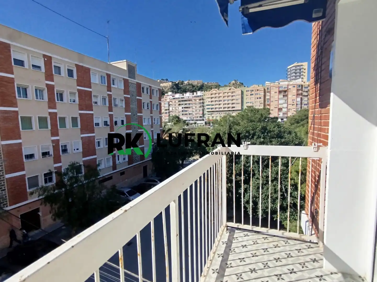 Vista exterior de Piso en venta en Alicante / Alacant con Aire acondicionado y Balcón