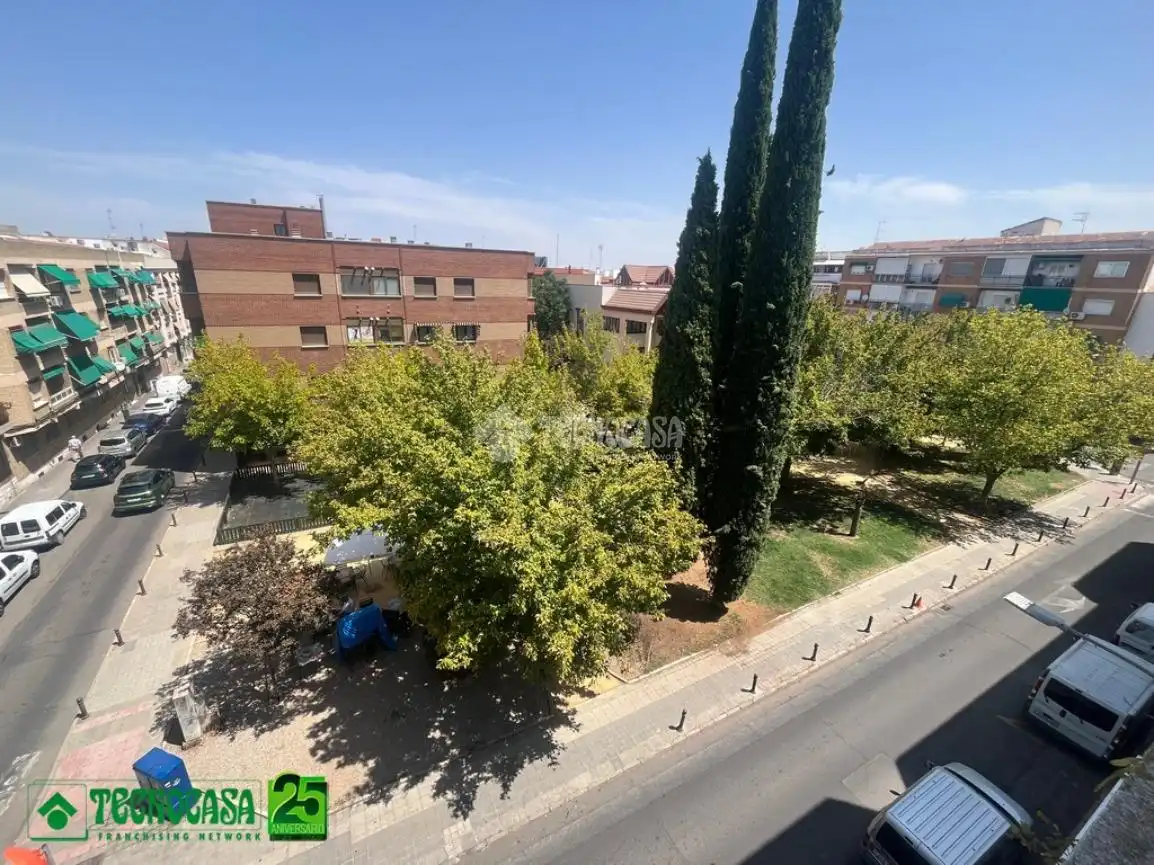 Vista exterior de Pis en venda en Ciudad Real amb Calefacció