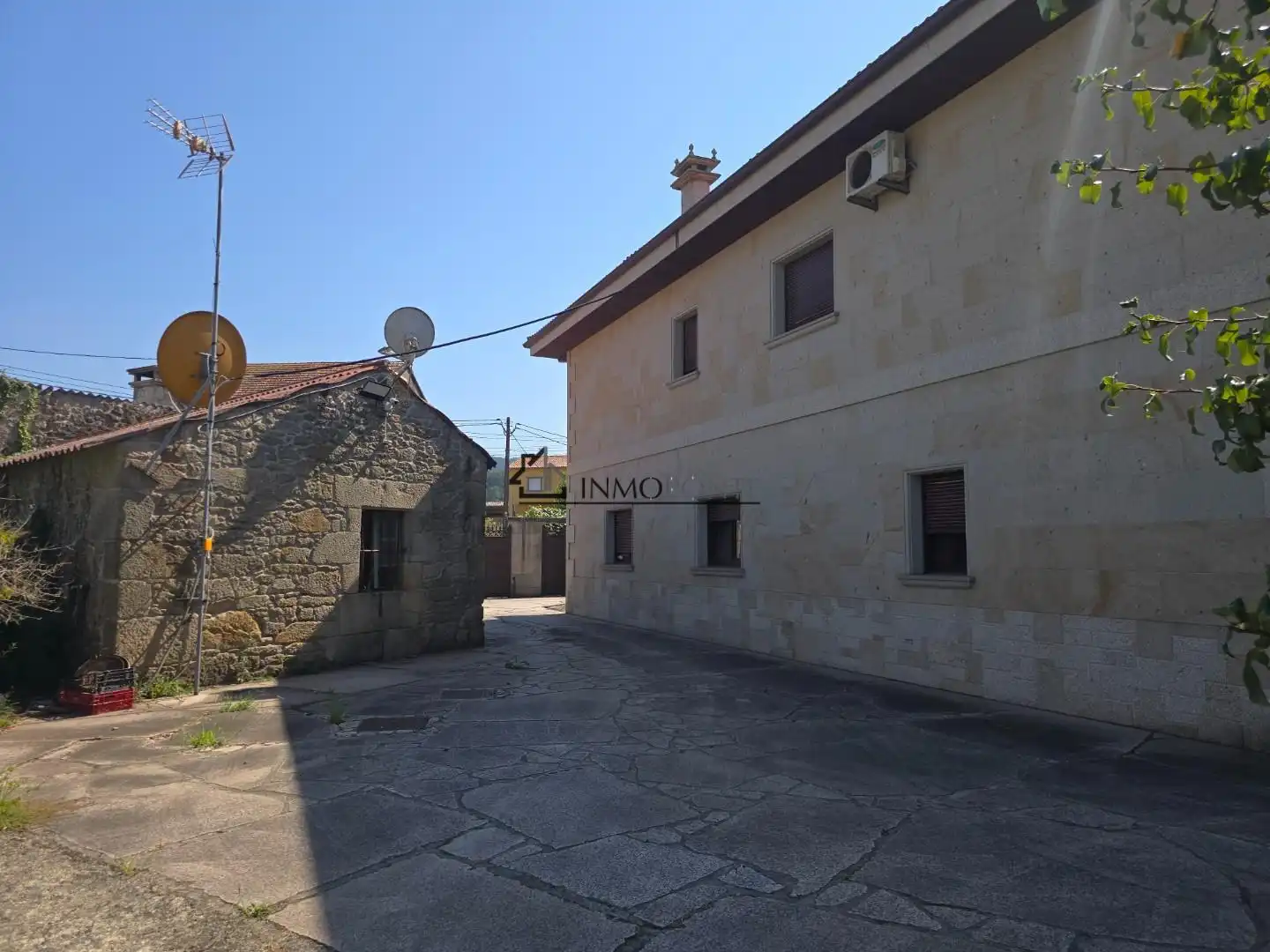 Vista exterior de Casa o xalet en venda en Valga amb Calefacció, Jardí privat i Terrassa
