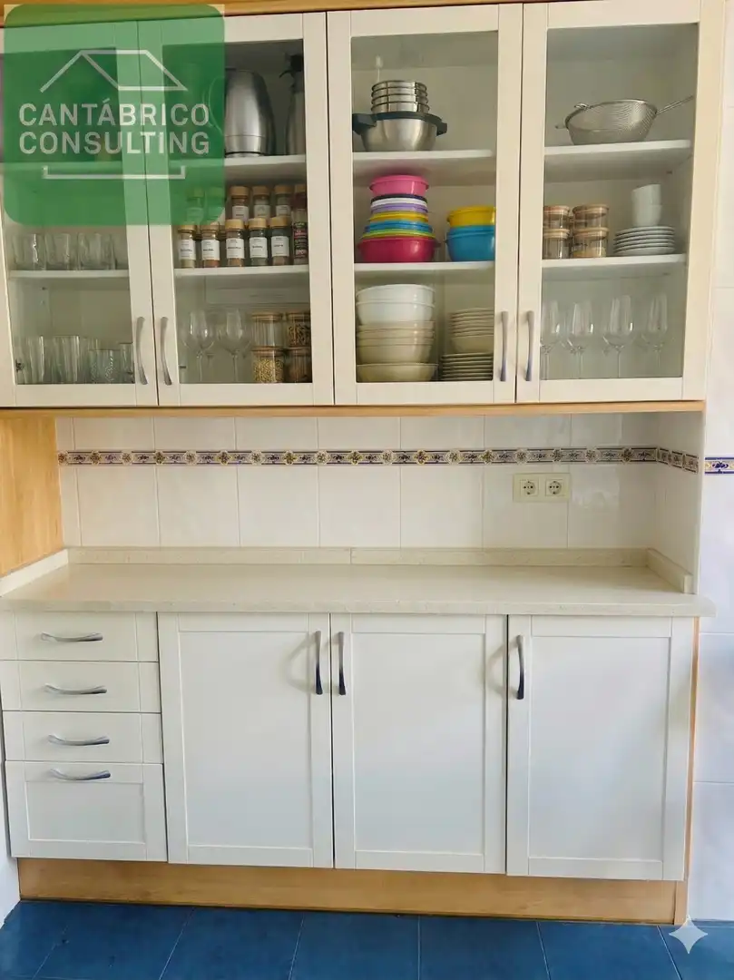 Küche von Maisonette zum Verkauf in Navia mit Heizung, Parkett und Möbliert