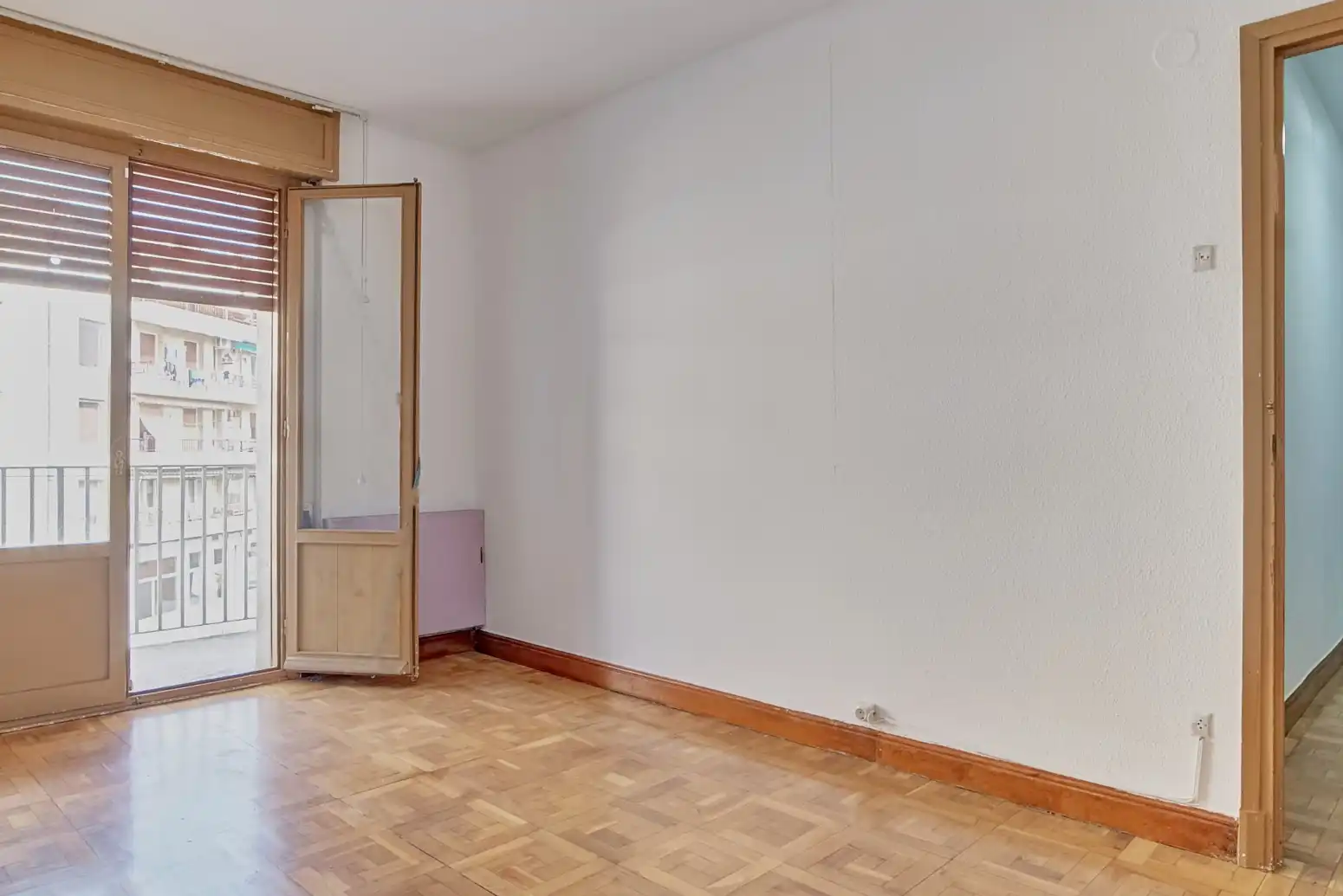 Habitación de Piso en venta en  Pamplona / Iruña con Calefacción, Parquet y Balcón