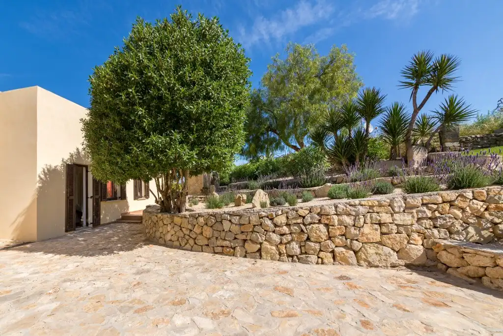 Jardín de Finca rústica en venta en Sineu con Aire acondicionado, Calefacción y Jardín privado