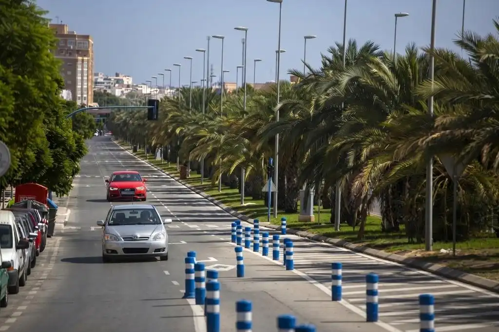 Vista exterior de Piso en venta en Alicante / Alacant con Terraza, Trastero y Piscina comunitaria