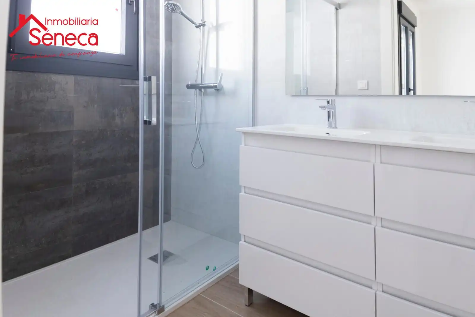 Bathroom of Detached homes for sale in Córdoba  with Air Conditioner, Heating and Terrace