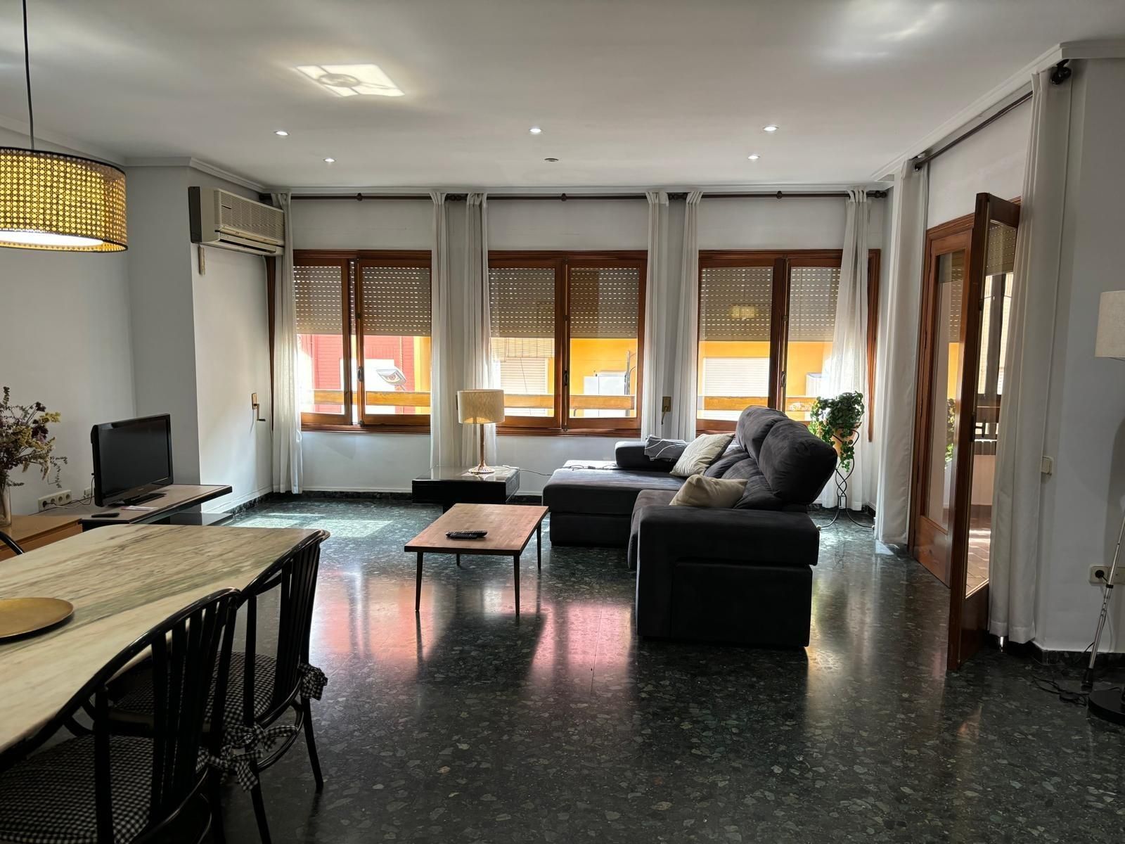 Living room of Flat to rent in Burjassot  with Air Conditioner