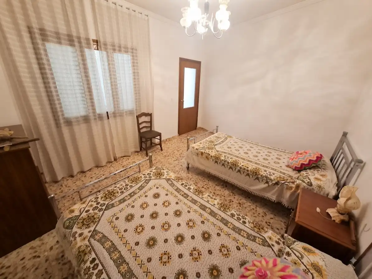 Habitación de Casa adosada en venta en Carrión de Calatrava con Calefacción, Terraza y Trastero
