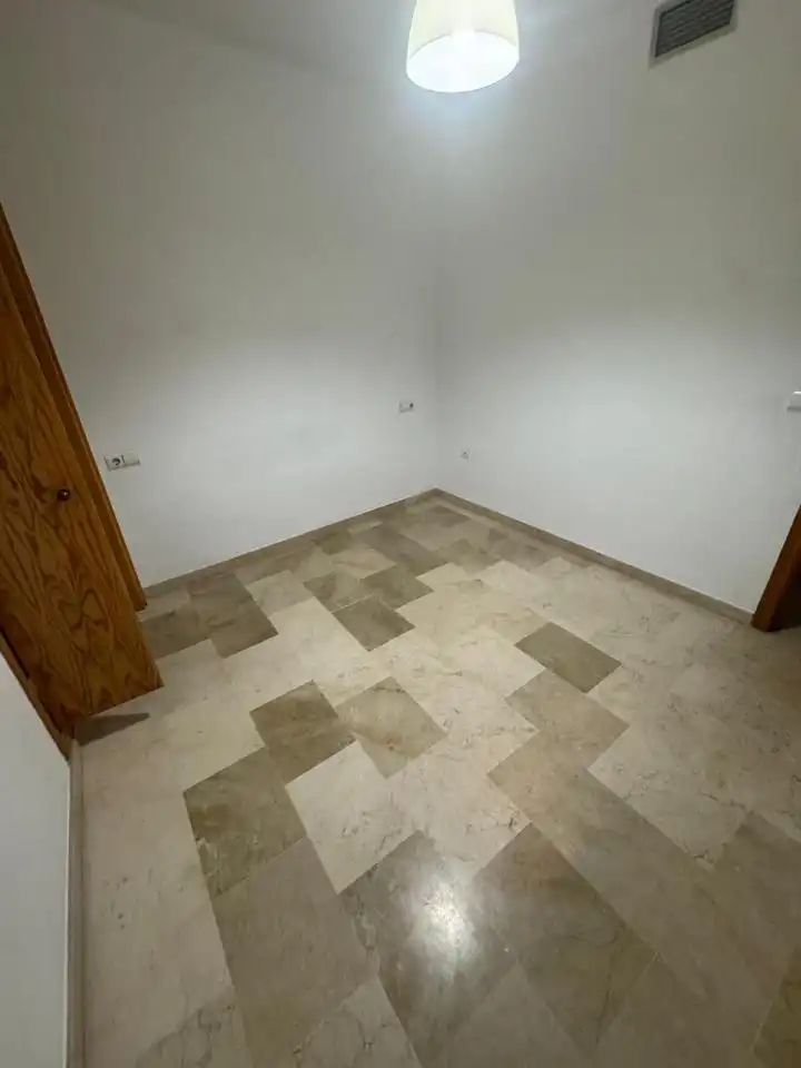 Ground floor with pool to rent in Casco Antiguo, imagen 35