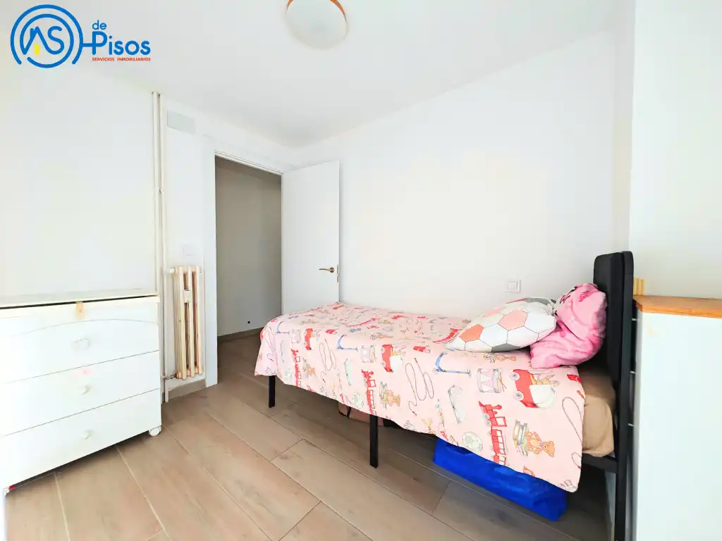 Bedroom of Flat for rent in Zaragoza  with Air Conditioner, Heating and Parquet flooring