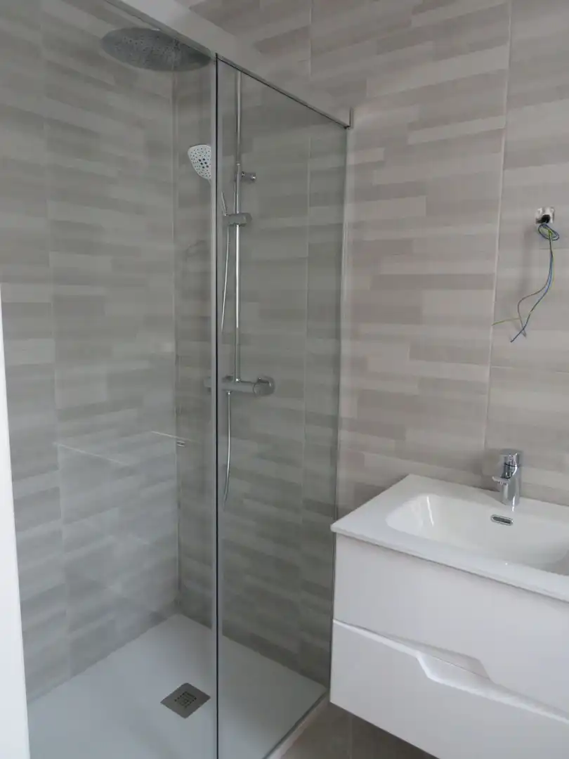 Baño de Apartamento en venta en Fuengirola con Aire acondicionado, Calefacción y Terraza