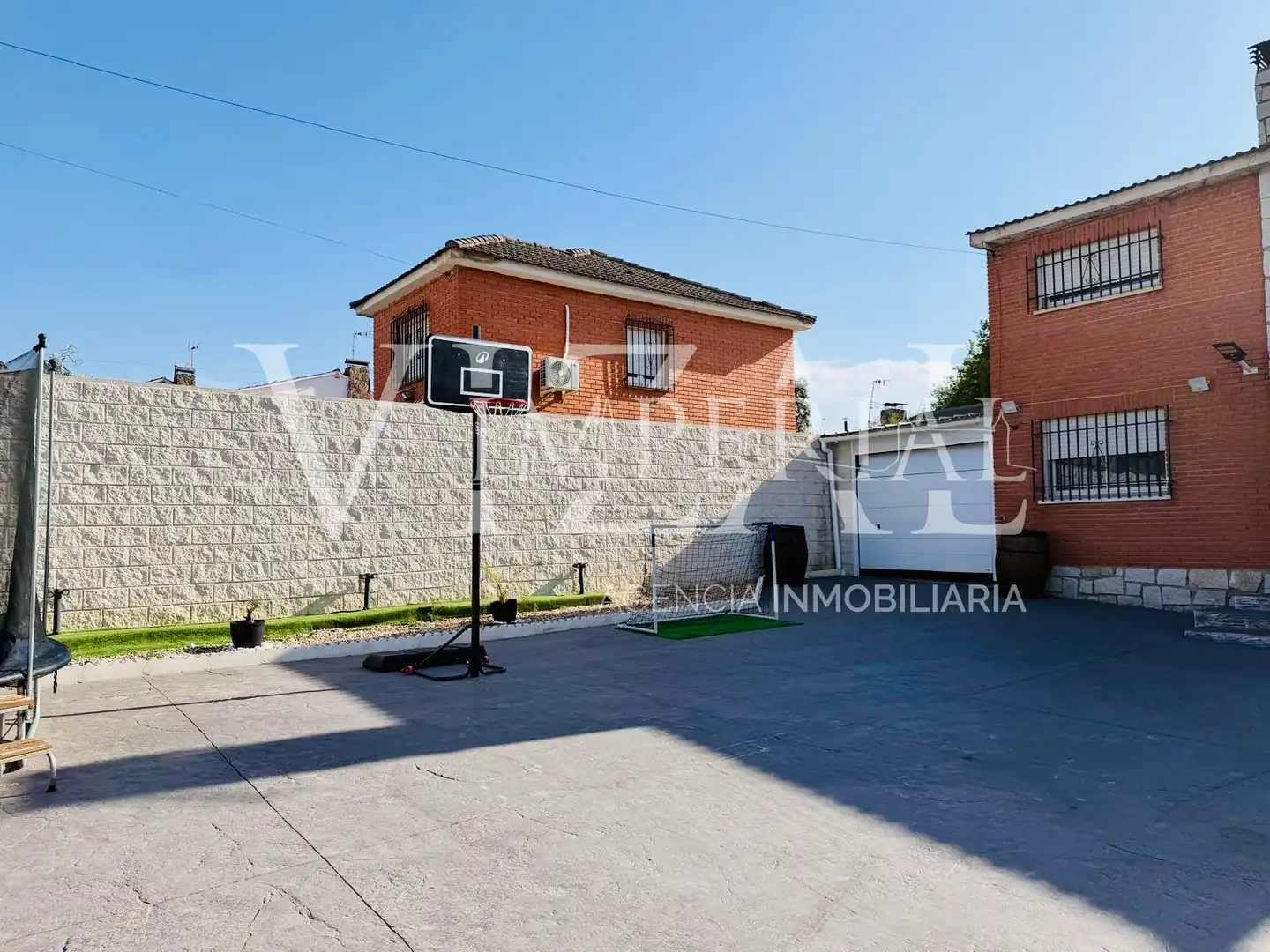Aparcament de Casa o xalet en venda en Hormigos amb Aire condicionat, Calefacció i Jardí privat