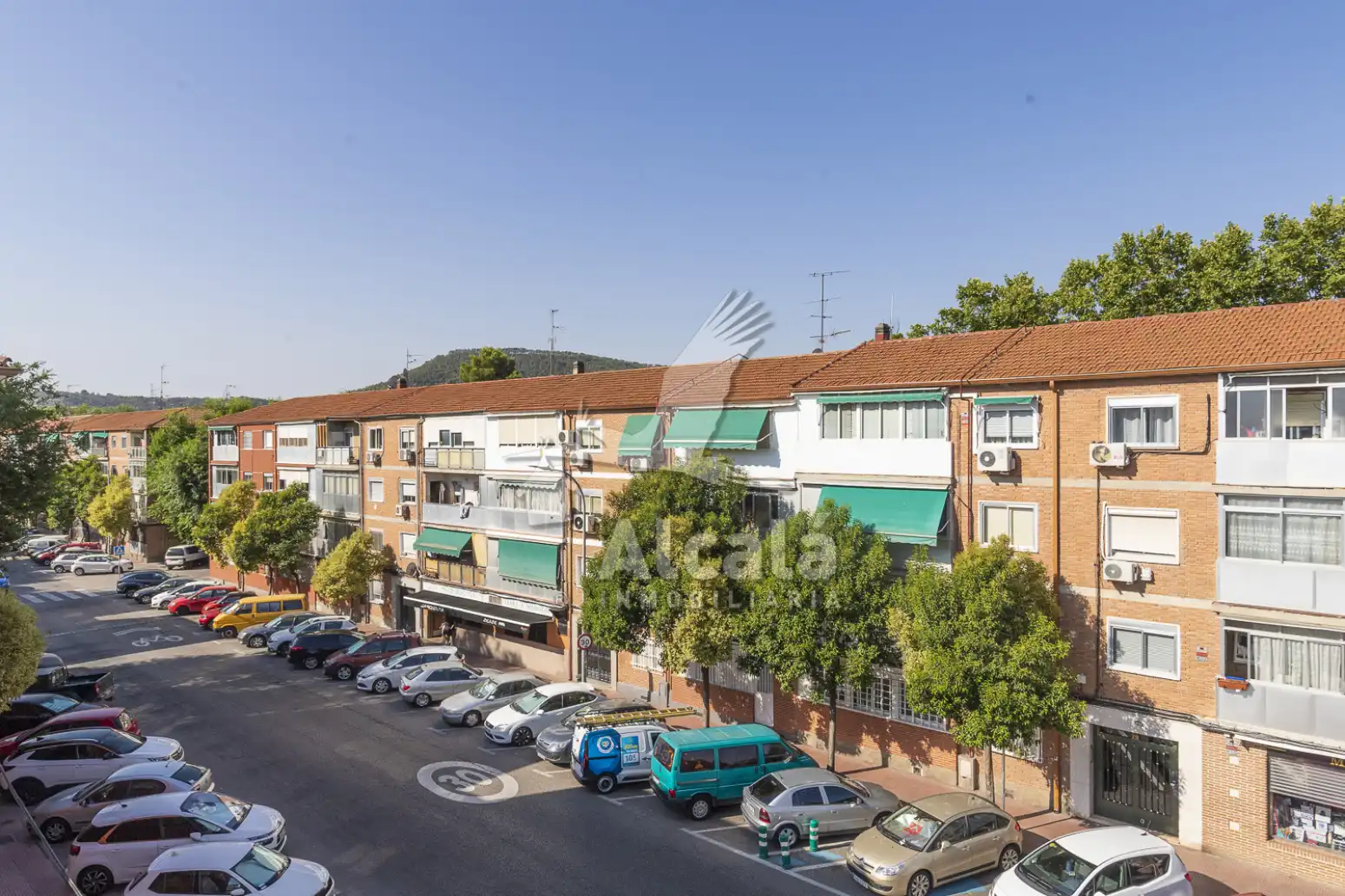 Vista exterior de Pis en venda en Alcalá de Henares amb Aire condicionat, Calefacció i Terrassa