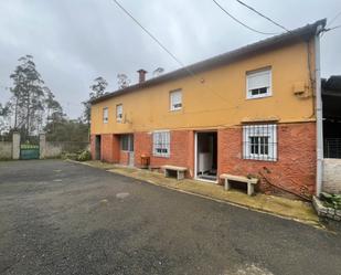 Vista exterior de Casa o xalet de lloguer en Cerceda amb Calefacció, Jardí privat i Traster