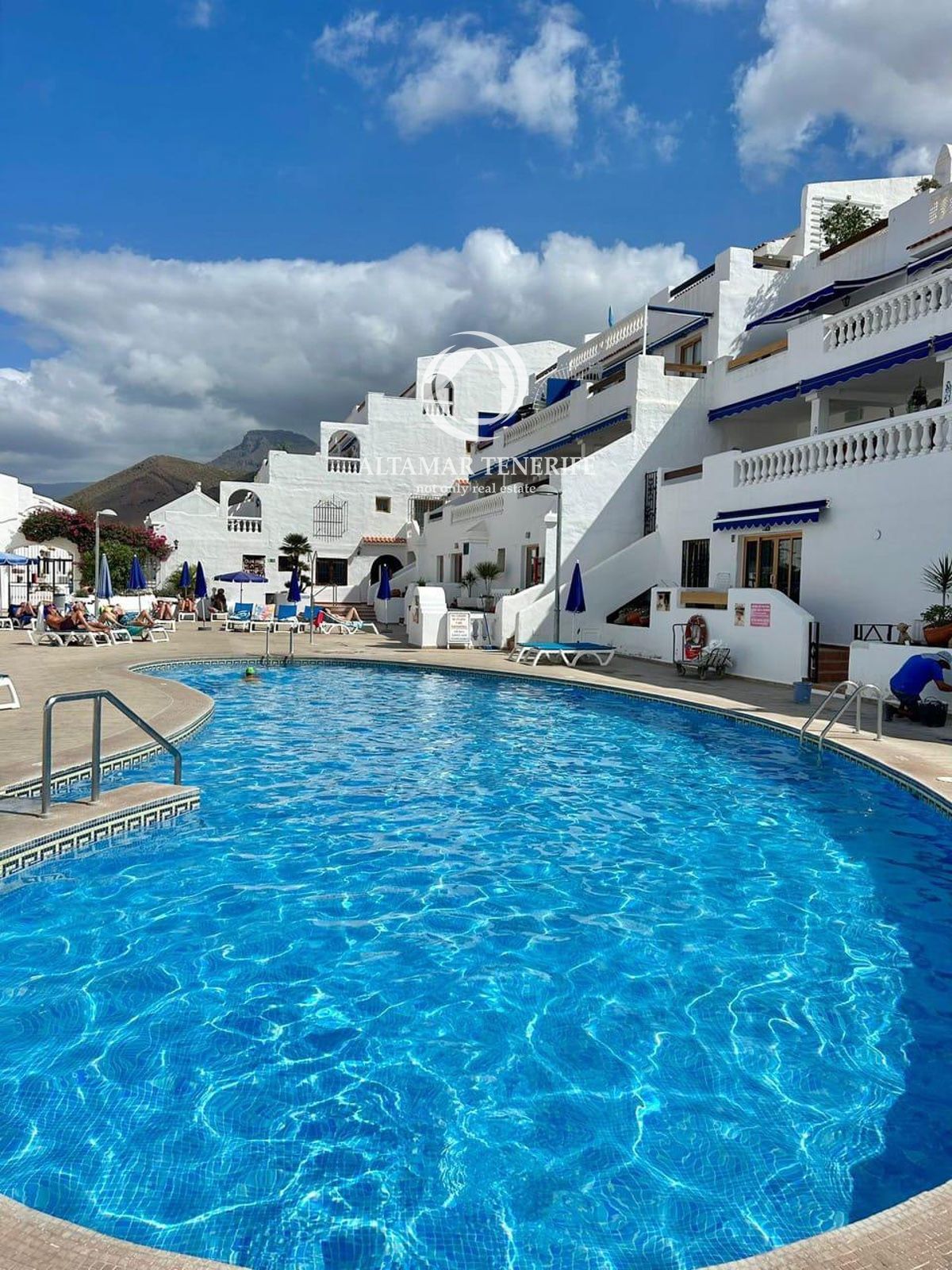 Vista exterior de Apartament en venda en Arona amb Terrassa, Piscina i Moblat