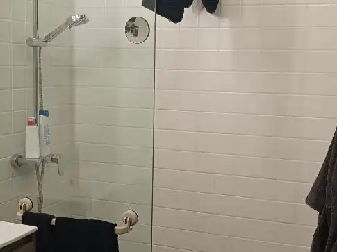 Bathroom of Flat for sale in Santa Coloma de Gramenet  with Air Conditioner