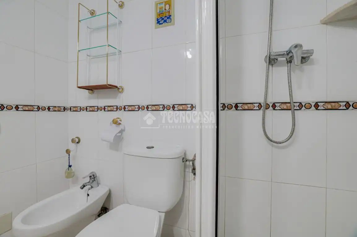 Baño de Piso en venta en Barcelona con Jardín privado, Terraza y Balcón