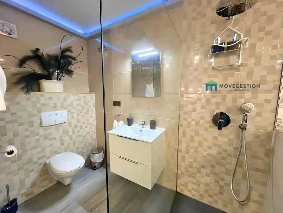 Bathroom of Ground floor for sale in Ubrique  with Air Conditioner, Furnished and Balcony